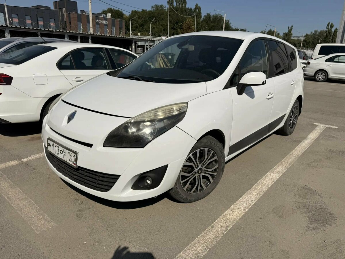 Открыть фотографии: Renault Scenic III