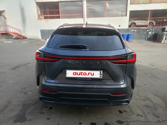 2023 Lexus NX 350h II, серый - вид 2