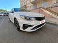 2019 Kia Optima IV Рестайлинг, белый, 2150000 рублей - вид 2