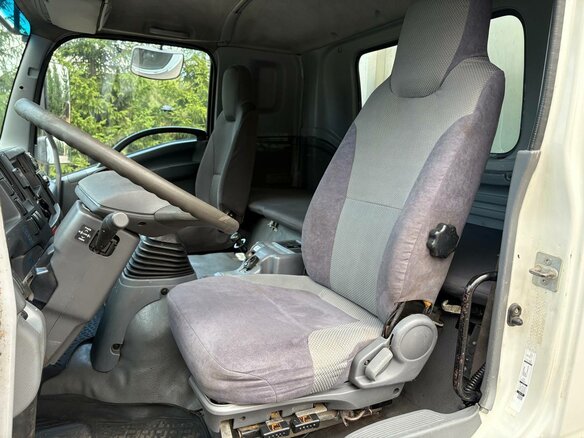 2018 Isuzu Forward (F-Series), белый, 2050000 рублей - вид 20