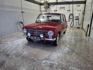 1975 Lada (ВАЗ) 21011, красный, 640000 рублей, вид 1