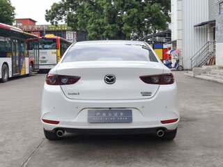 2023 Mazda 3 Axela IV (BP), белый, 1992000 рублей, вид 5
