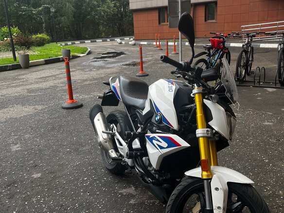 2017 BMW G 310 R, белый, 329000 рублей - вид 3