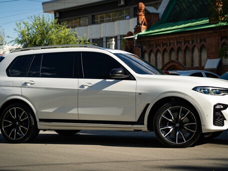2021 BMW X7 40i I (G07), белый, 8000000 рублей, вид 5