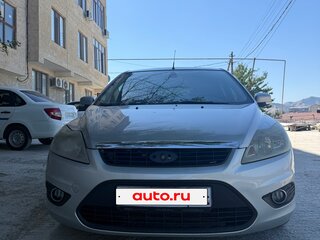 2010 Ford Focus II Рестайлинг, серебристый, 430000 рублей, вид 3