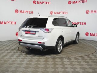 2014 Mitsubishi Outlander III Рестайлинг, белый, 1428000 рублей, вид 5