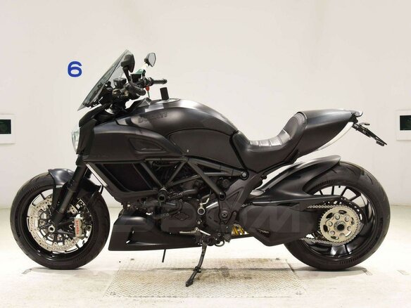 2015 Ducati Diavel, чёрный, 1250000 рублей - вид 3