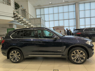2017 BMW X5 25d III (F15), синий, 3250000 рублей, вид 4