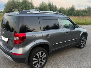 2015 Skoda Yeti I Рестайлинг, серый, 908000 рублей, вид 2