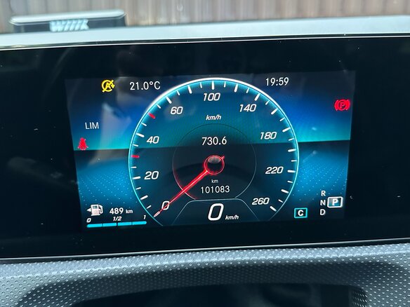2020 Mercedes-Benz CLA 200 II (C118, X118), серый, 2900000 рублей - вид 9