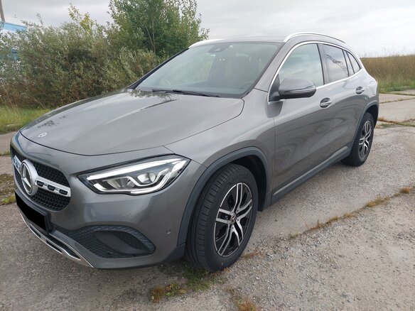 2021 Mercedes-Benz GLA 200 II (H247), серый, 3100000 рублей - вид 2