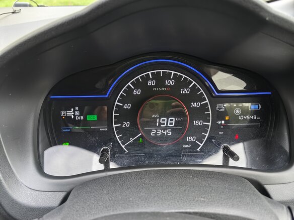 2017 Nissan Note e-Power II Рестайлинг, пурпурный, 1570000 рублей - вид 9