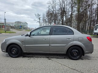 2010 Kia Rio II Рестайлинг, серебристый, 550000 рублей, вид 1
