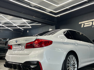 2019 BMW 5 серии 530i xDrive VII (G30/G31/G38), белый, 3880000 рублей, вид 1