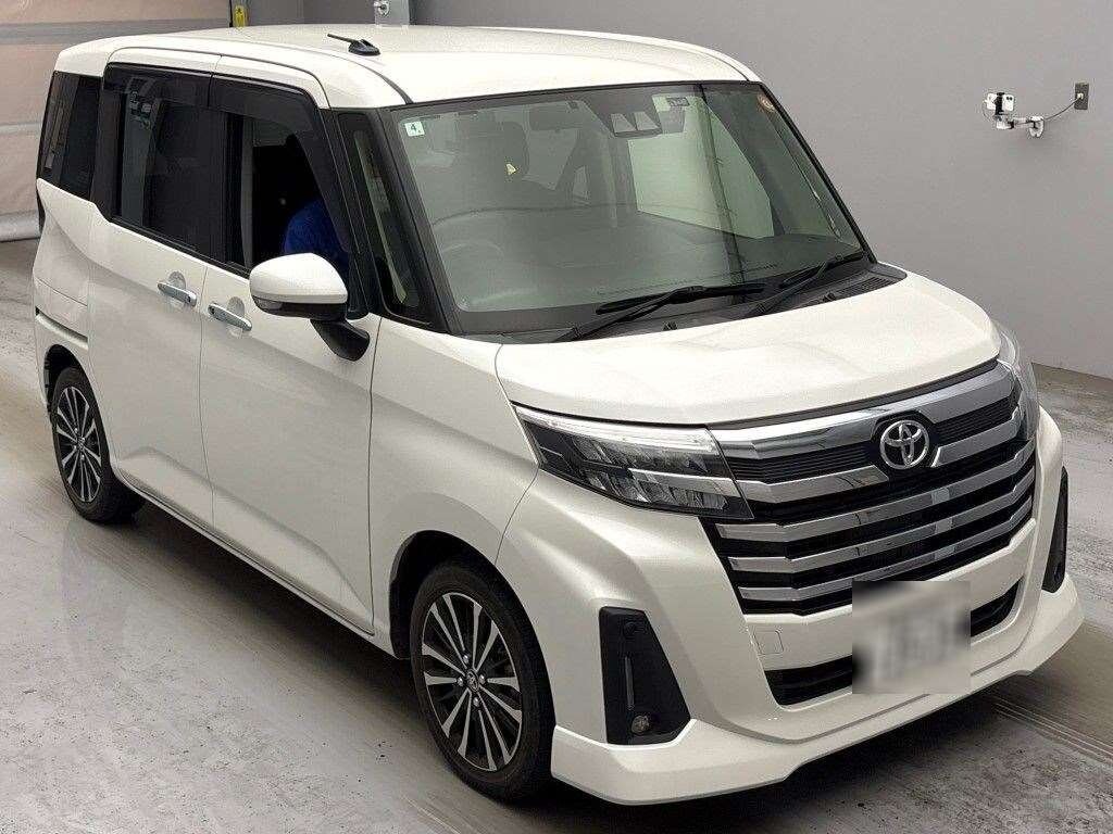 Открыть фотографии: Toyota Roomy I Рестайлинг