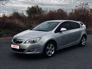 2011 Opel Astra J, серебристый, 570000 рублей, вид 1