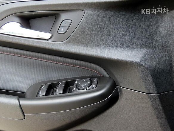 2021 Chevrolet TrailBlazer III, белый - вид 10