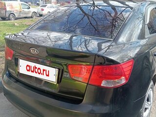 2013 Kia Cerato 6-speed II, чёрный, 750000 рублей, вид 2