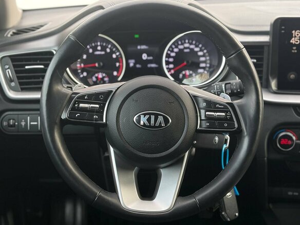 2021 Kia Ceed III, серый - вид 19