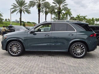 2026 Mercedes-Benz GLE 450 II (V167) Рестайлинг 2, зелёный, 13788000 рублей, вид 3