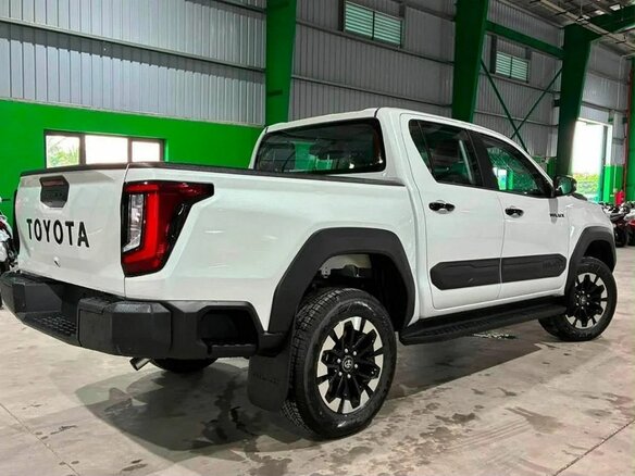 2026 Toyota Hilux IX, белый, 8899000 рублей - вид 1