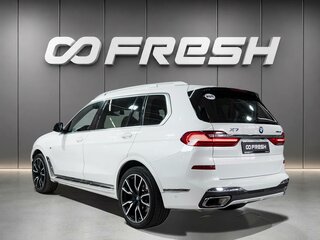 2021 BMW X7 40d I (G07), белый, 9200000 рублей, вид 2