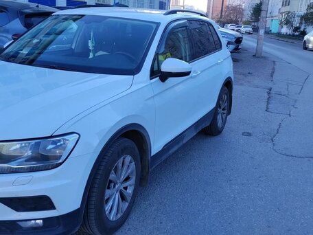2018 Volkswagen Tiguan II, белый, 2150000 рублей, вид 3