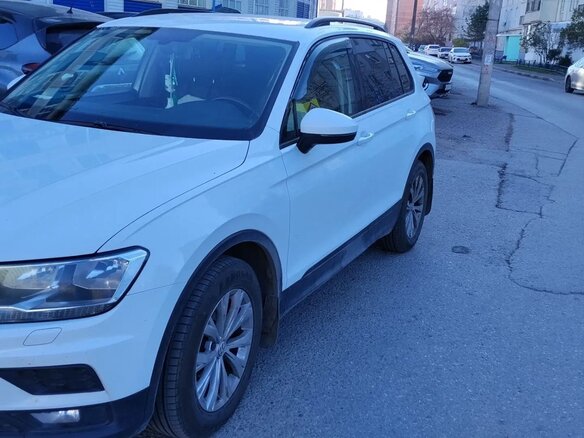2018 Volkswagen Tiguan II, белый, 2150000 рублей - вид 2