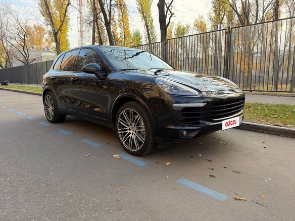 2015 Porsche Cayenne S II Рестайлинг (958), чёрный, 3600000 рублей - вид 2