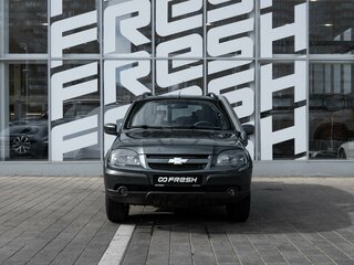2018 Chevrolet Niva I Рестайлинг, зелёный, 900000 рублей, вид 3