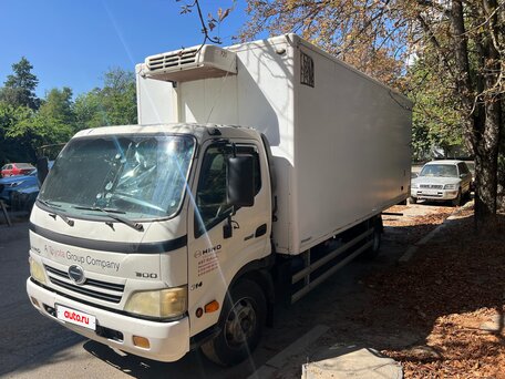 2011 Hino Series 300 (Dutro), белый, 1890000 рублей, вид 2