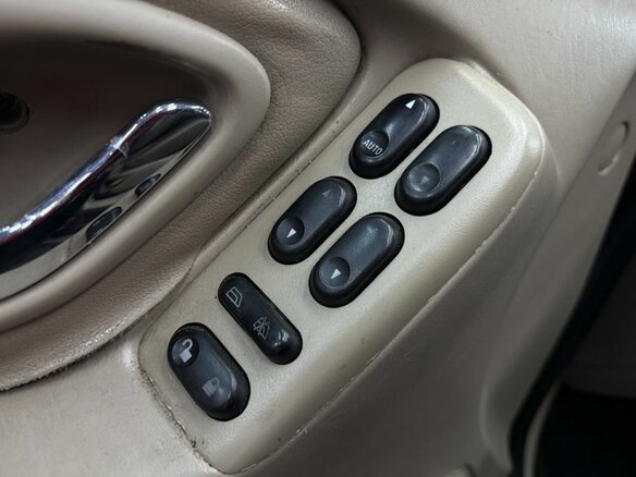2001 Mazda Tribute I, коричневый, 399888 рублей - вид 8