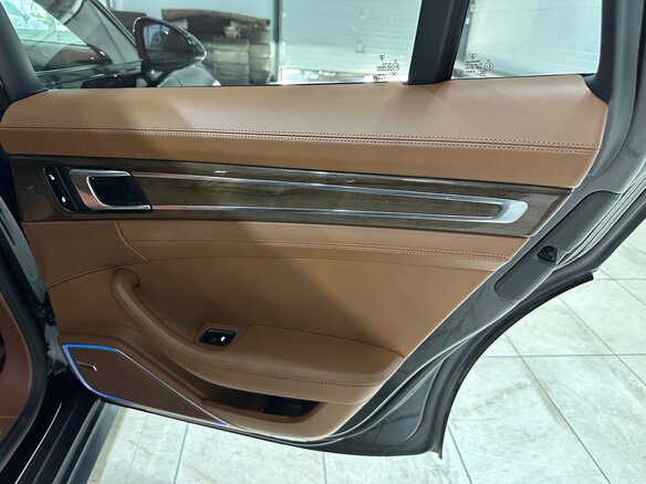 2017 Porsche Panamera 4S II, чёрный, 5850000 рублей - вид 39