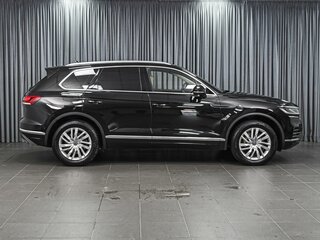 2022 Volkswagen Touareg III, чёрный, 6375000 рублей, вид 5
