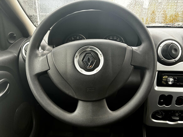 2014 Renault Logan I Рестайлинг, белый - вид 13