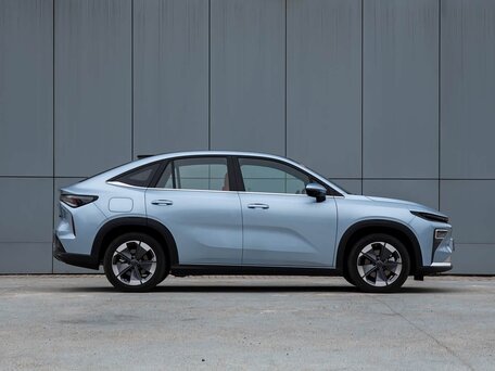 2026 Geely Boyue REV 50 kWh, серый, 3630003 рублей, вид 4