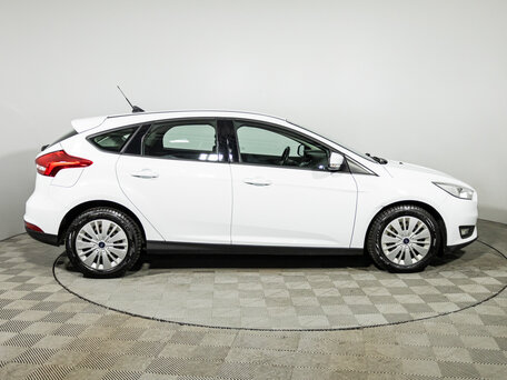 2018 Ford Focus III Рестайлинг, белый, 1289700 рублей, вид 4
