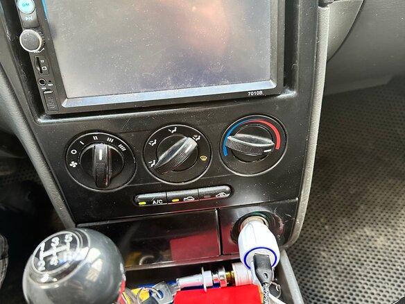2006 Kia Spectra I Рестайлинг 2, серебристый, 300000 рублей - вид 7