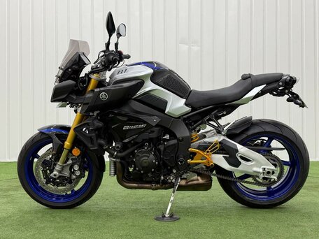 2017 Yamaha MT-10SP, серебристый, 1399000 рублей, вид 1