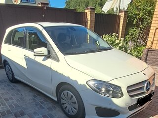 2015 Mercedes-Benz B-Класс 180 II (W246) Рестайлинг, белый, 1300000 рублей, вид 2