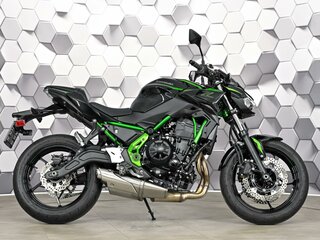 2026 Kawasaki Z 650, чёрный, 925000 рублей, вид 3