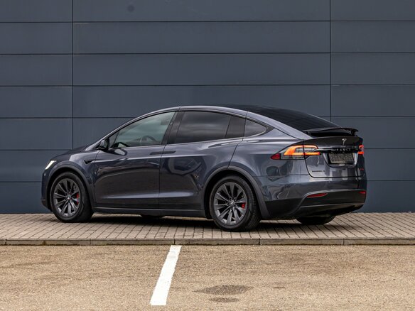 2019 Tesla Model X 90D I, серый, 5195000 рублей - вид 3