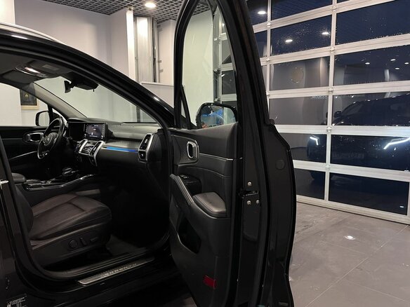 2021 Kia Sorento IV, чёрный - вид 23