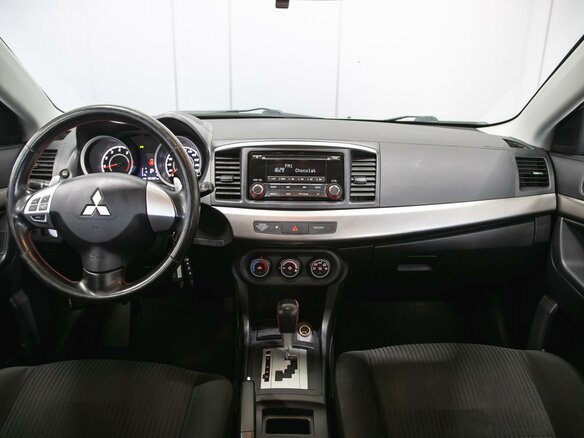 2013 Mitsubishi Lancer X Рестайлинг, серебристый, 990000 рублей - вид 12