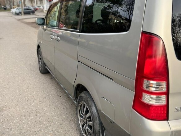 2002 Nissan Serena II (C24), серый, 650000 рублей - вид 4
