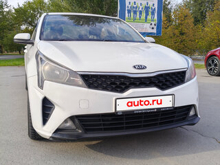 2020 Kia Rio IV Рестайлинг, белый, 1100000 рублей, вид 2