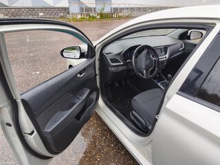 2018 Hyundai Solaris II, бежевый, 1240000 рублей, вид 5