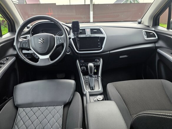 2017 Suzuki SX4 II (S-Cross) Рестайлинг, серый - вид 11