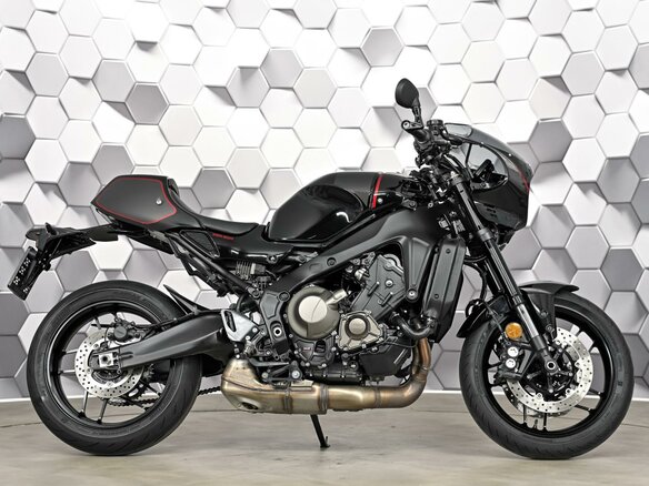 2024 Yamaha XSR900, чёрный, 1177000 рублей - вид 2