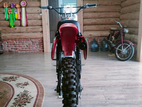 1983 CZ 250, красный, 300000 рублей, вид 3